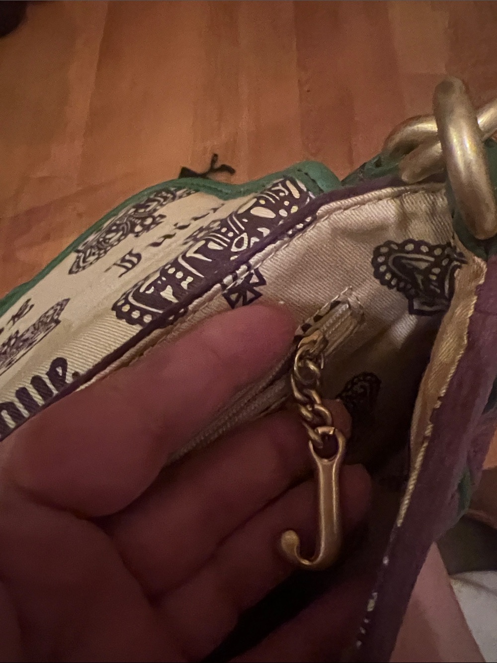 Vintage Rare Green Purple Juicy Couture Handbag Purse Bag
Velour Y2K - Picture 6 of 7
